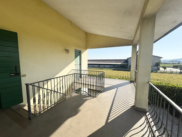 BASTIA DI ROVOLON (PD) PORZIONE DI BIFAMILIARE